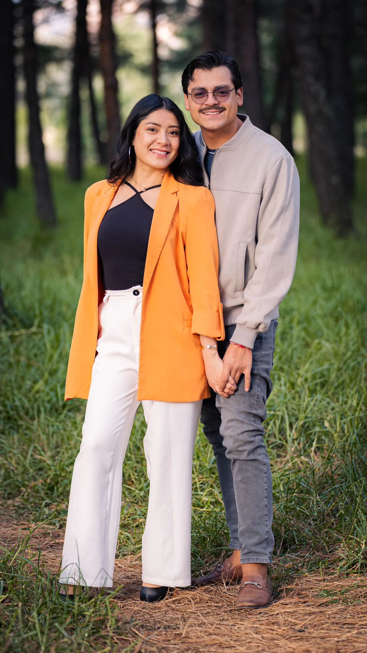 Gaby y Erik en el bosque
